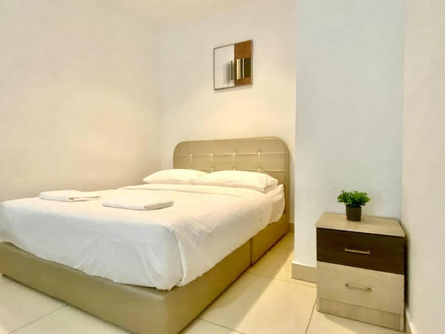 Mansion One Suites - Seaview Modern 2 Bedroom Suites George Town Exterior photo