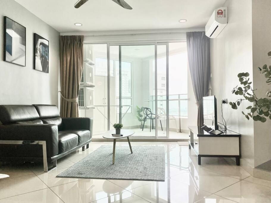 Mansion One Suites - Seaview Modern 2 Bedroom Suites George Town Exterior photo