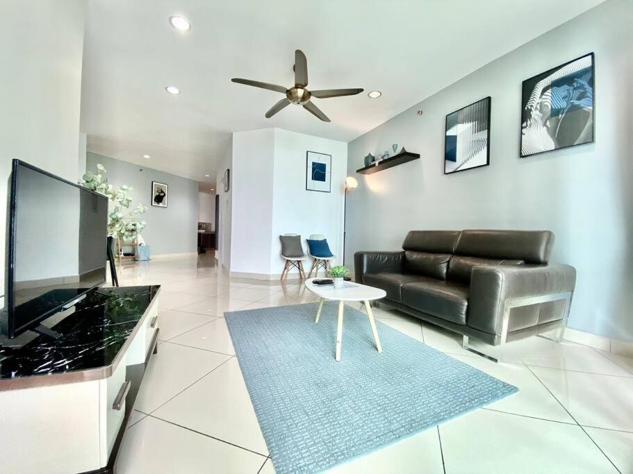 Mansion One Suites - Seaview Modern 2 Bedroom Suites George Town Exterior photo